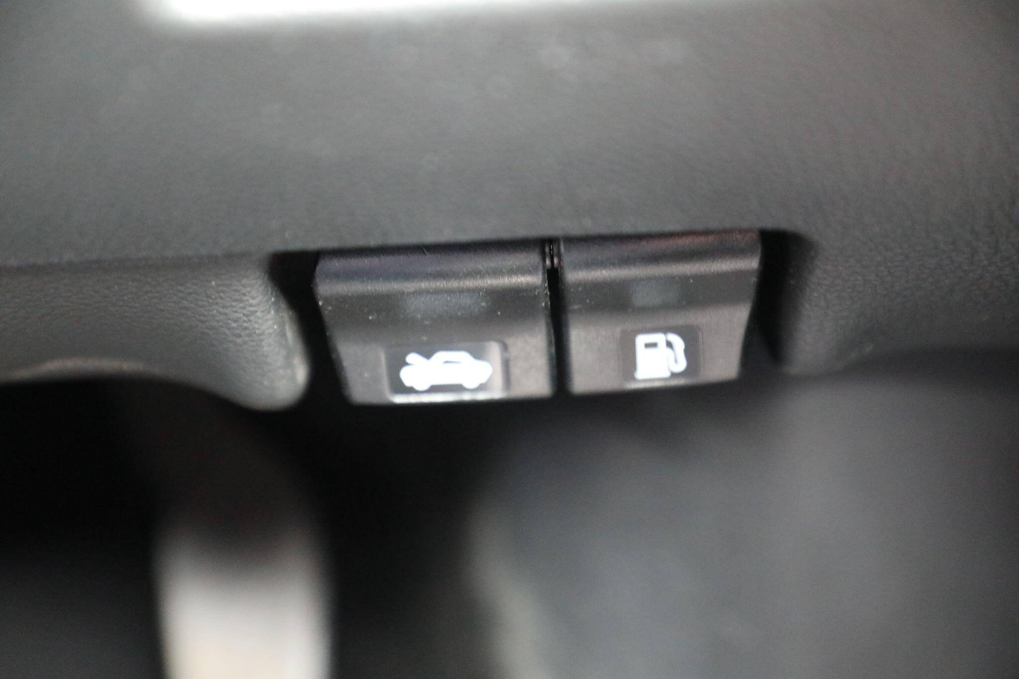 Large vehicle image